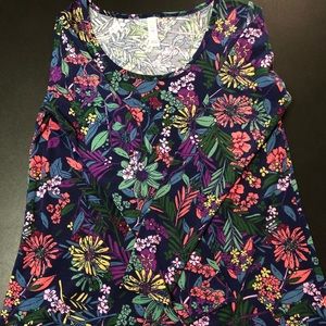 LuLaRoe Lynnae Shirt